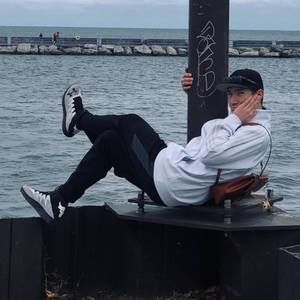 Meet your Posher, Brandon